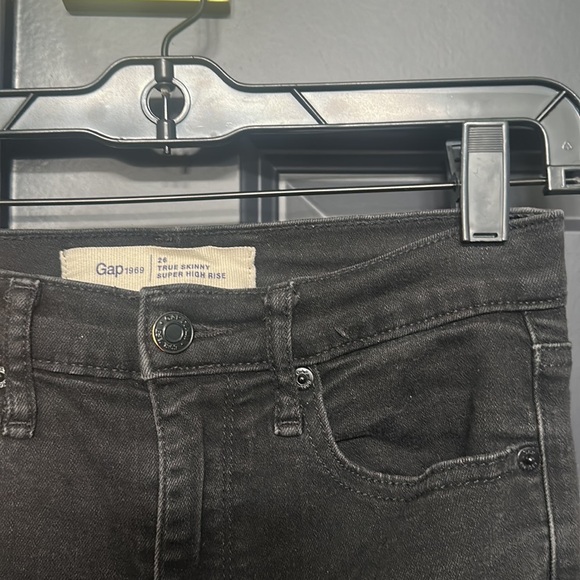 GAP True Skinny Super High Rise Black Jeans - Picture 3 of 5
